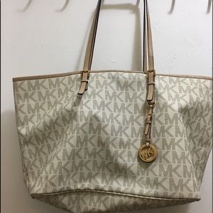 Michael Kors Jet Set tote